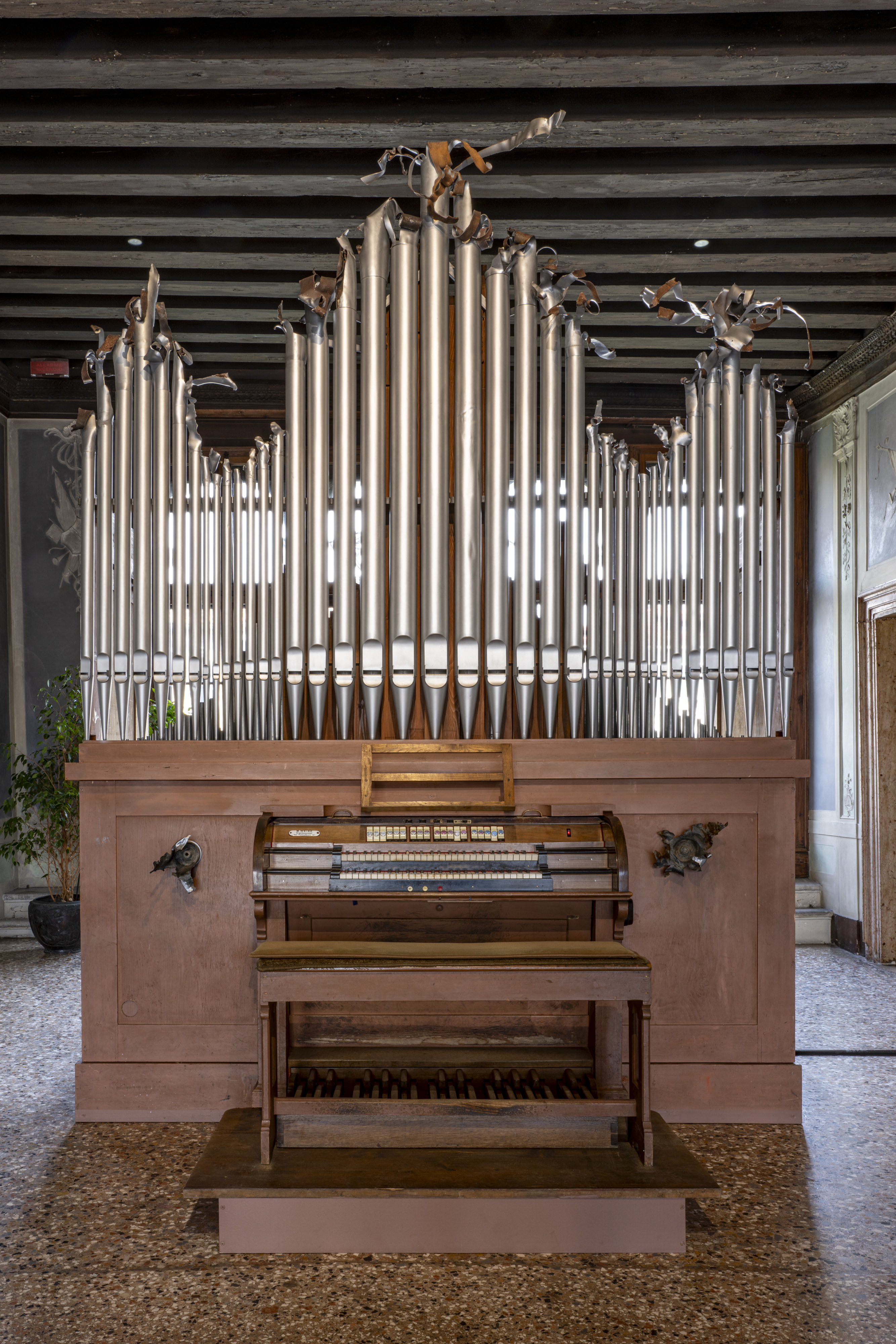 Жанна Кадирова, «Російське сучасне бароко» (2024)